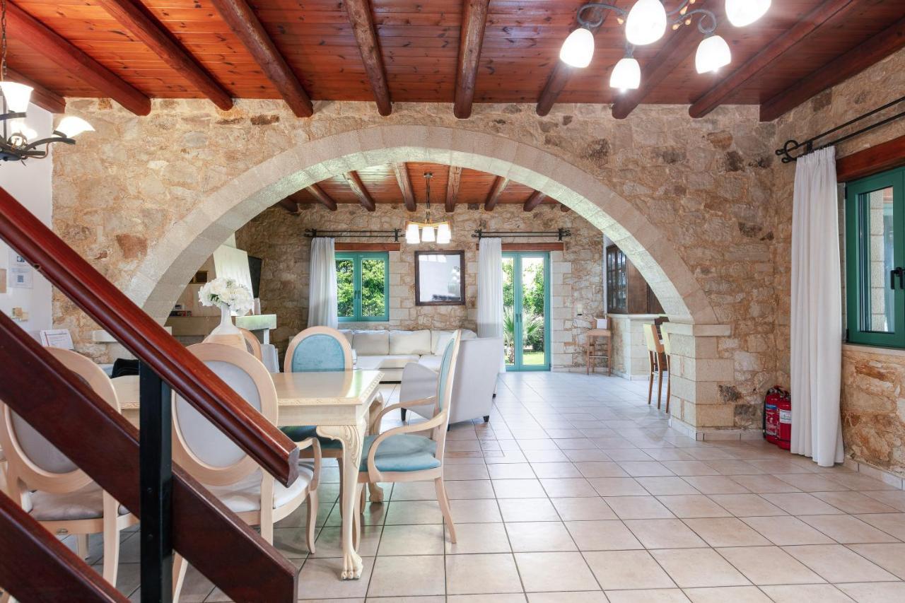 Villa Pinelopi Asprouliánoi エクステリア 写真