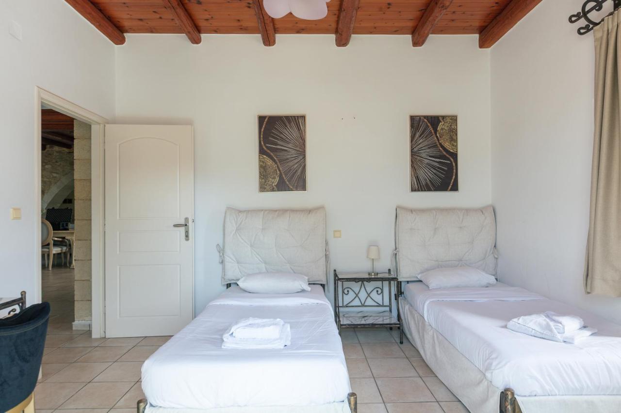 Villa Pinelopi Asprouliánoi エクステリア 写真