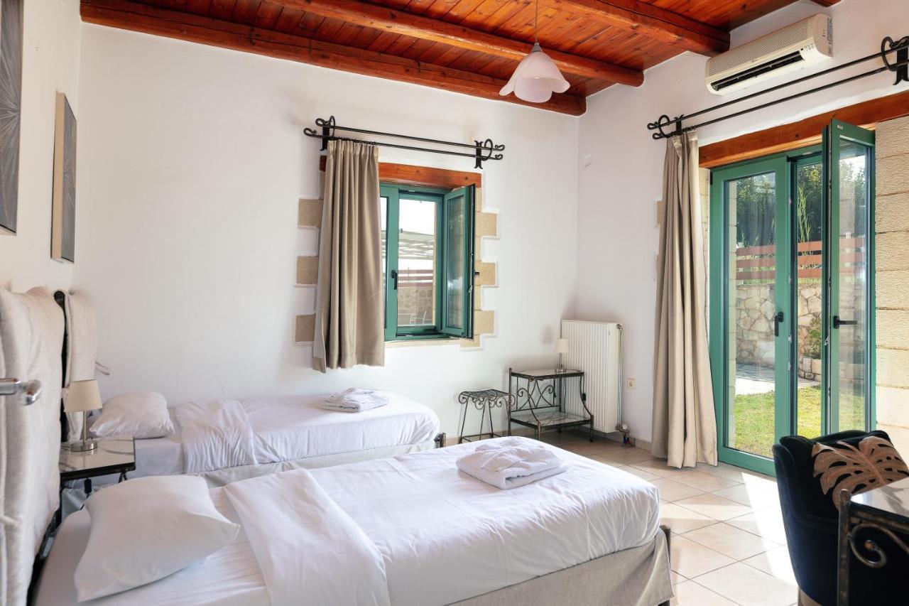Villa Pinelopi Asprouliánoi エクステリア 写真