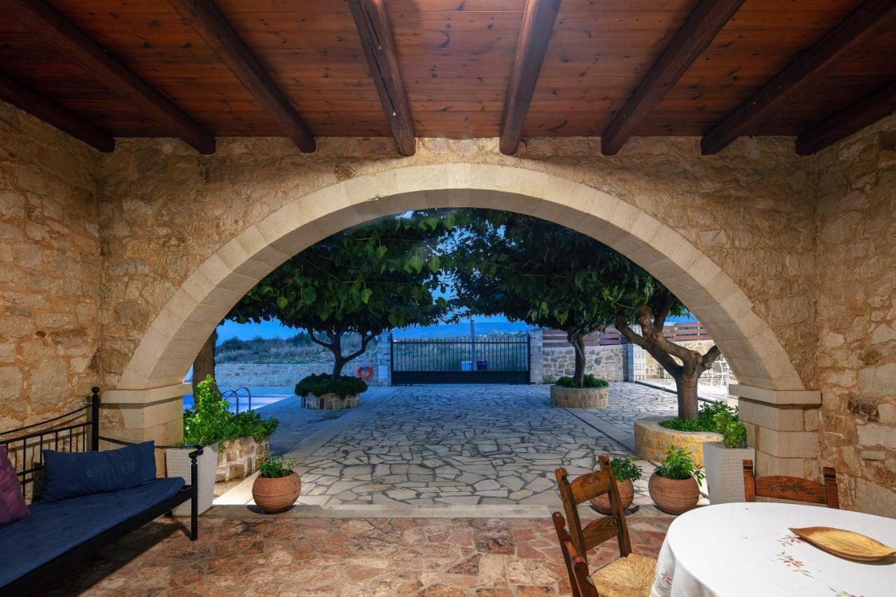 Villa Pinelopi Asprouliánoi エクステリア 写真