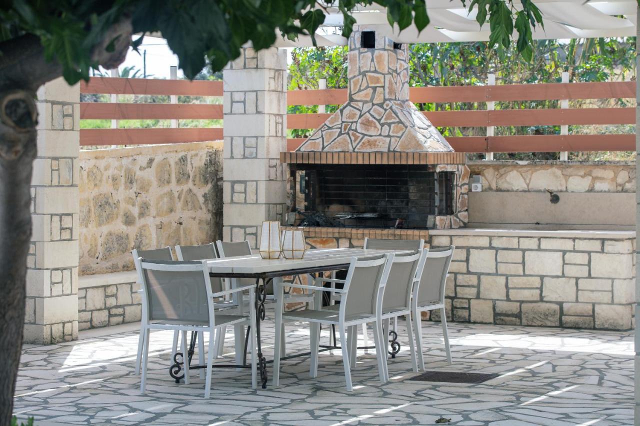 Villa Pinelopi Asprouliánoi エクステリア 写真